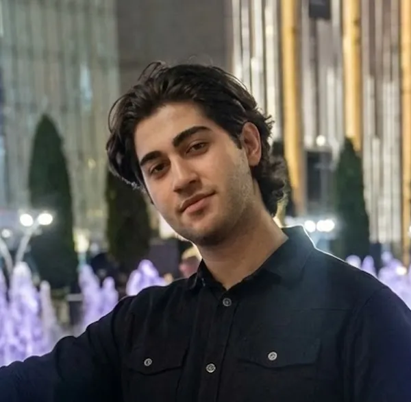 احمد رضایی - متخصص تحلیل شرطبندی و پیش‌بینی، مدیر وبسایت bet303.bet